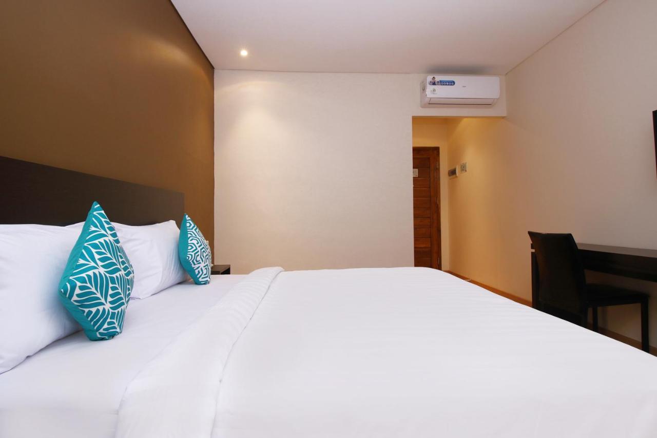 Altona Hotel Джакарта Экстерьер фото