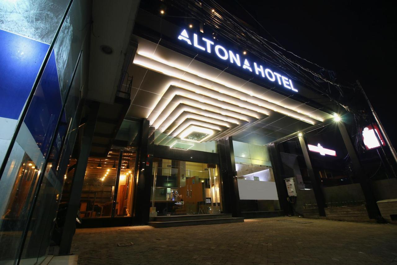 Altona Hotel Джакарта Экстерьер фото